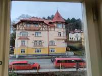 Pohled na ulici Rusk�, Mari�nsk� L�zn�, koup�m byt